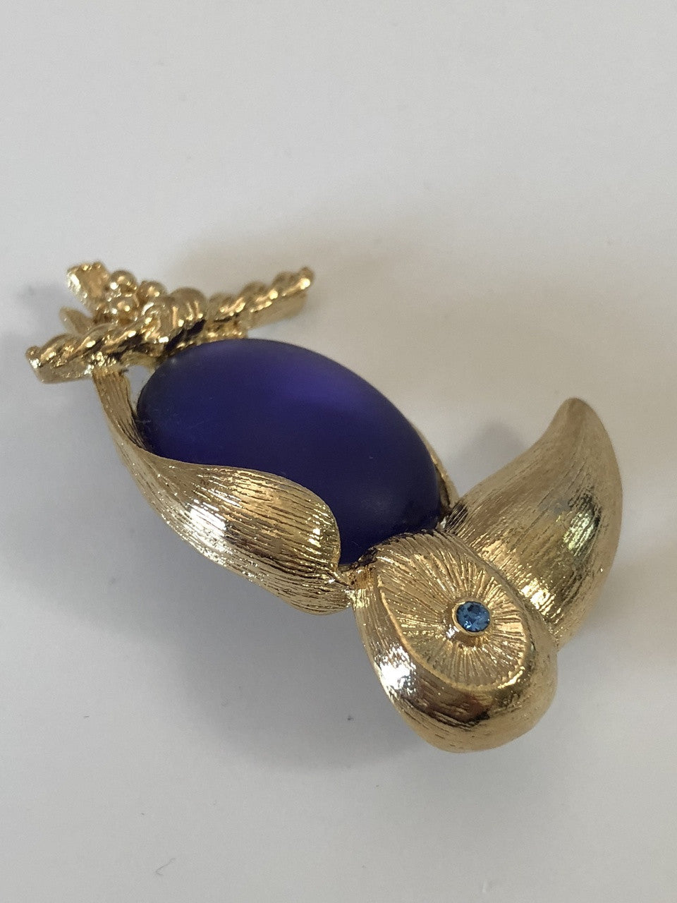 Sarah Coventry Blue Jelly Belly Toucan Pin Brooch