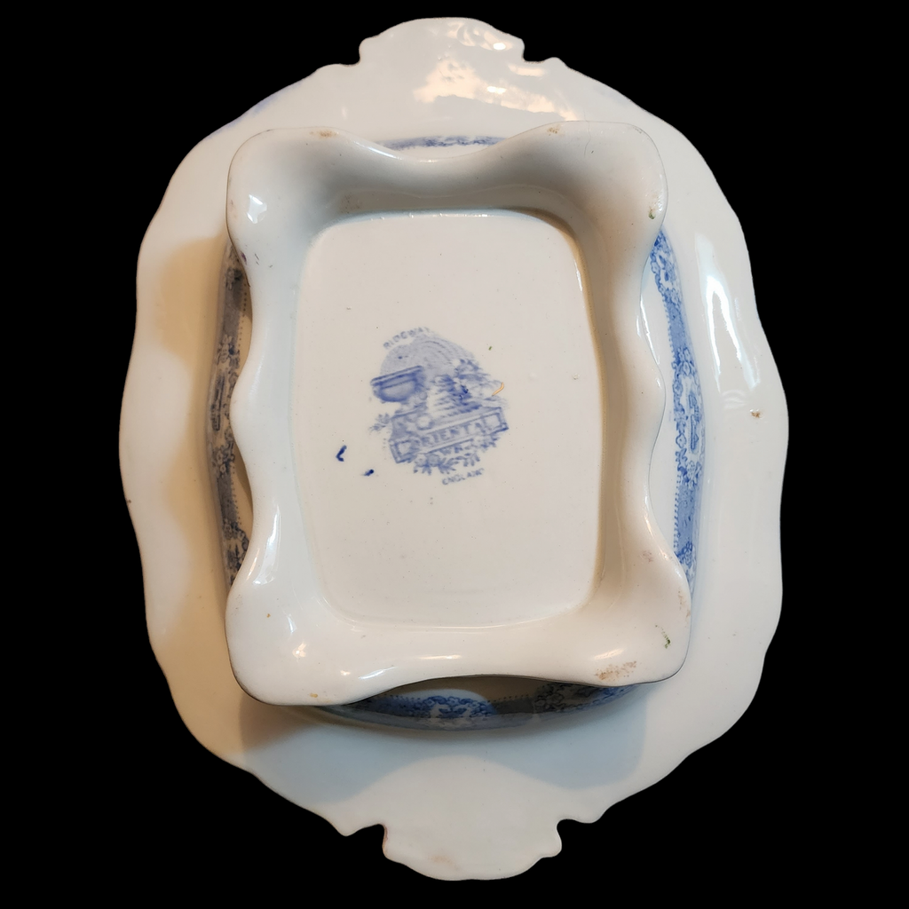 11" Ridgway Oriental Blue Scene Gold Trim Scallop Oval Covered Vegetable Bowl