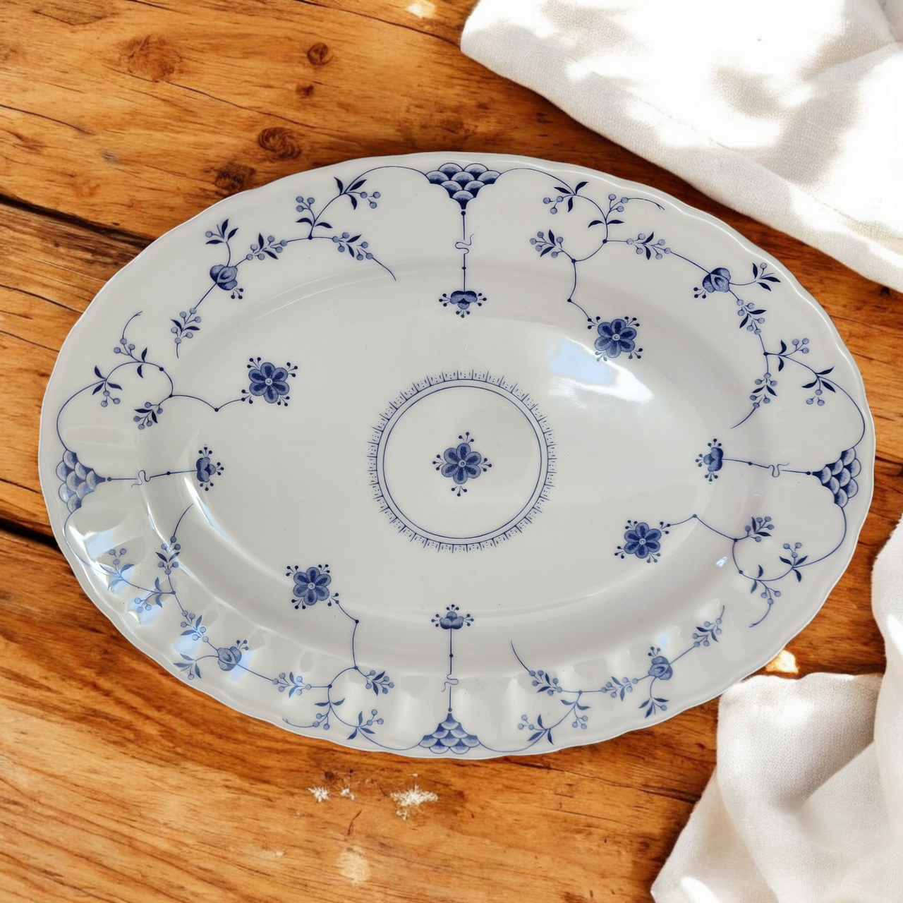 13" Churchill Finlandia Chelsea Blue Flowers Scalloped Oval Serving Platter
