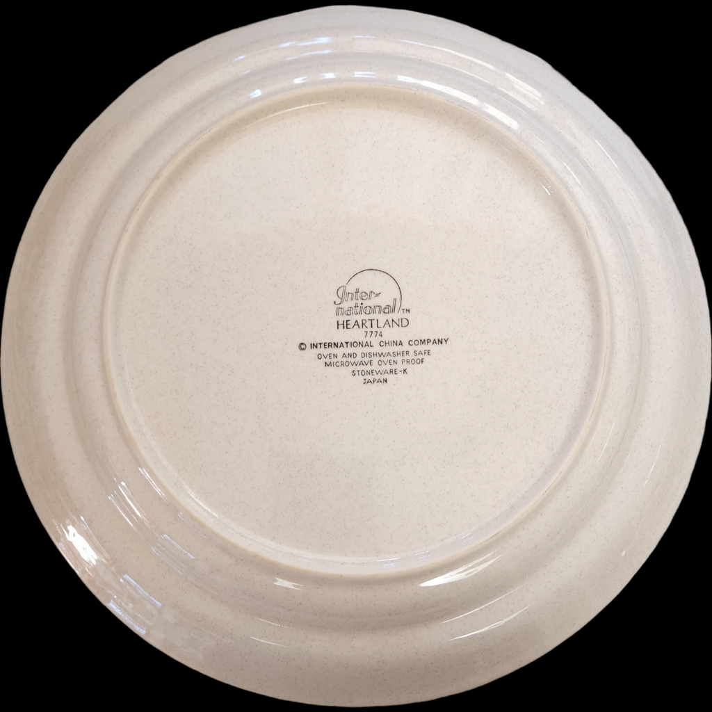 12" International Heartland Farm Scene Scalloped Tan Trim Round Plate  Platter