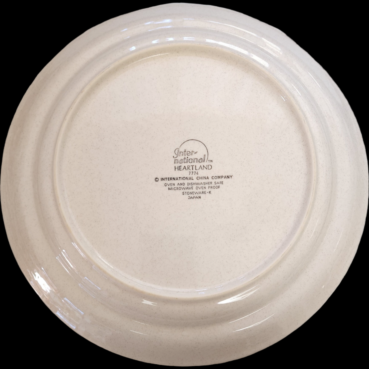 12" International Heartland Farm Scene Scalloped Tan Trim Round Plate  Platter