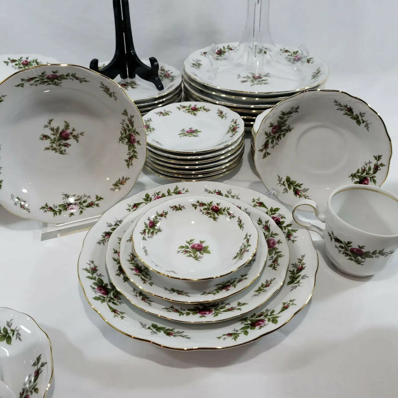 JOHANN HAVILAND Moss Rose Fine China Traditions 54 Piece Place Setting