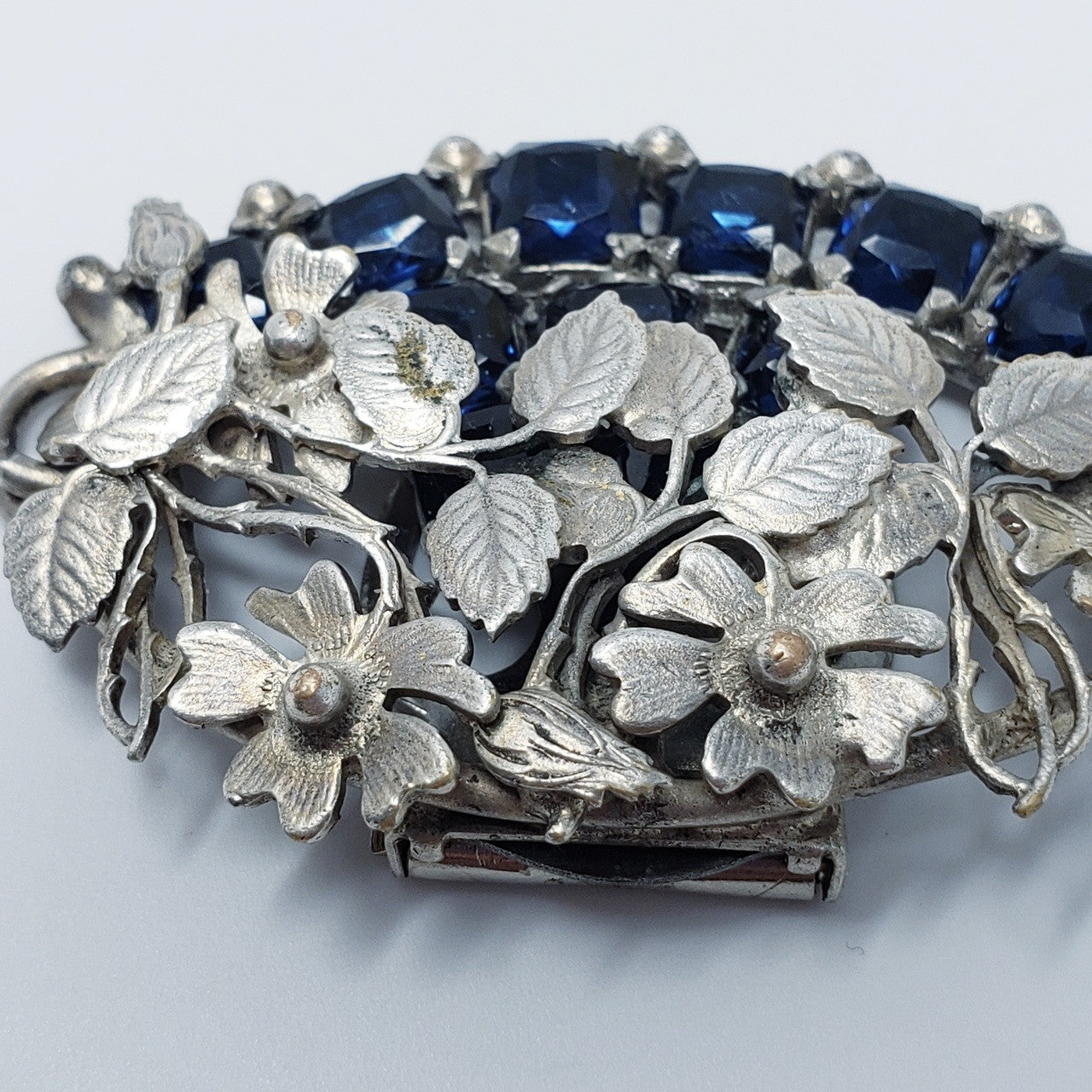 Art Noveau Sapphire Rhinestone Silvertone Clip