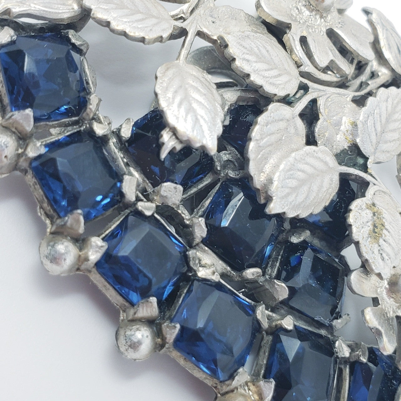 Art Noveau Sapphire Rhinestone Silvertone Clip