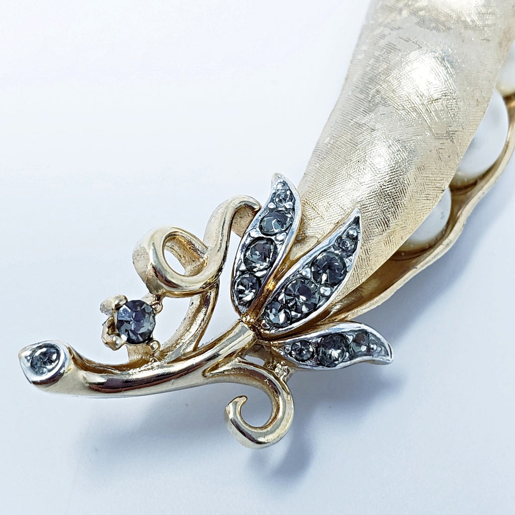 Trifari Crown Mid 1900s Pea Pod Faux Pearl Brooch Pin