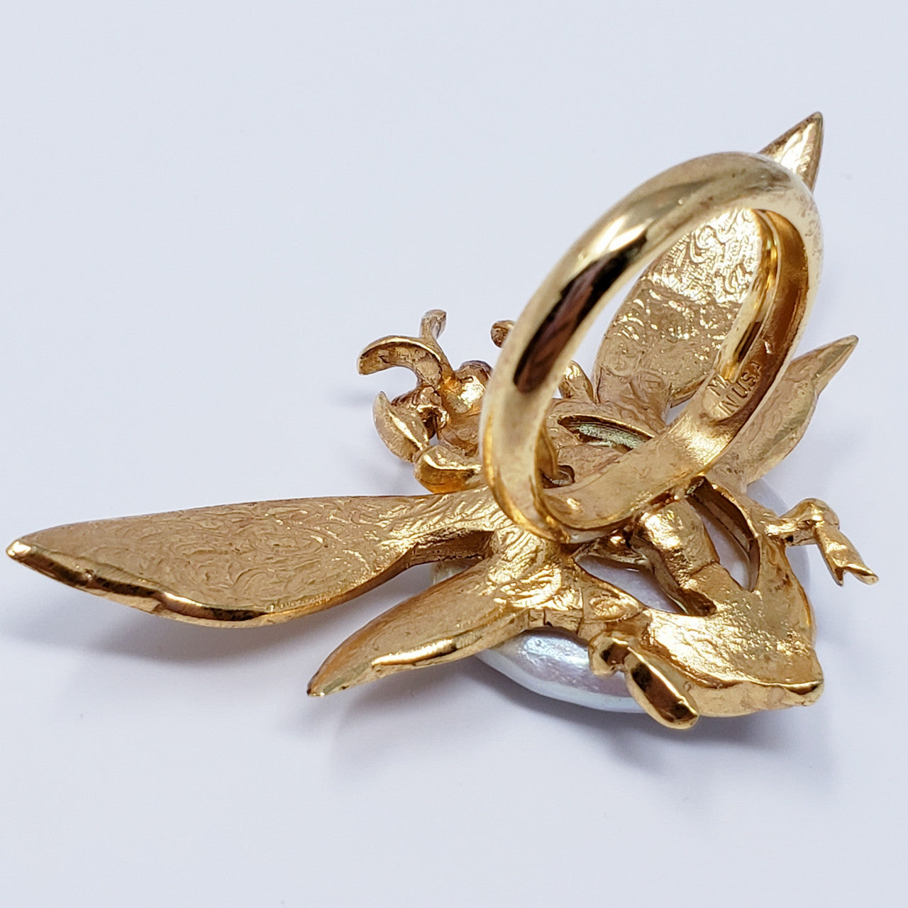 Oscar de la Renta Critters Fly Pearl Statement Ring in Gold