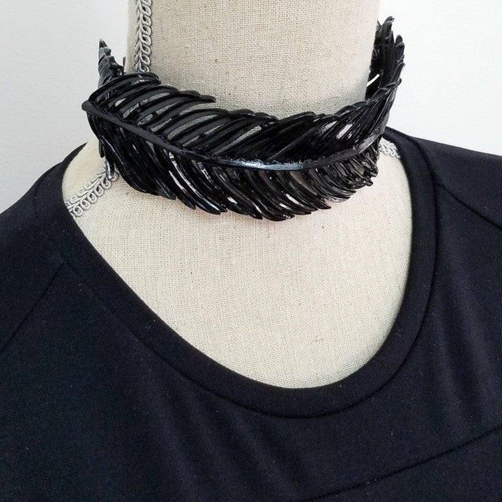 Oscar de la Renta Black Palm Leaf Collar Necklace