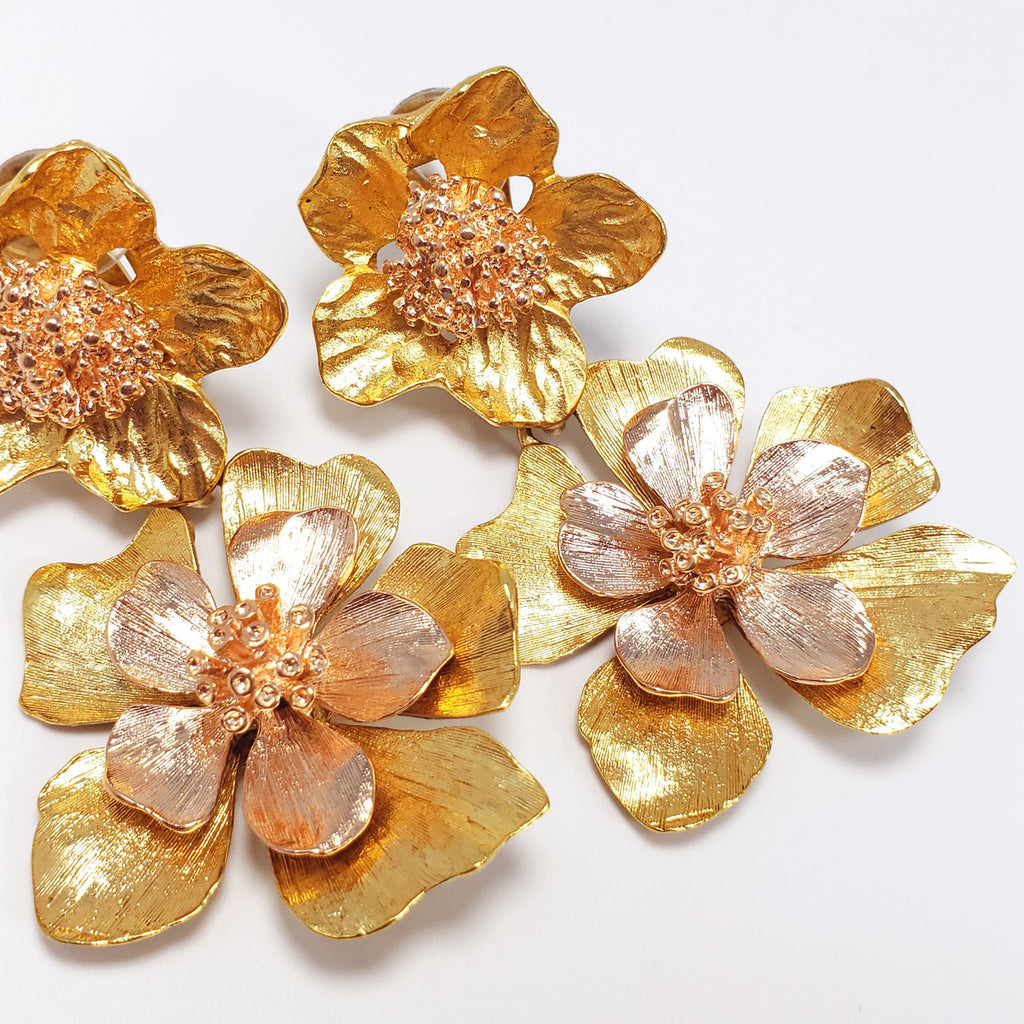 Oscar de la Renta Yellow Gold Bold Dangling Flower Drop Clip On Earrings