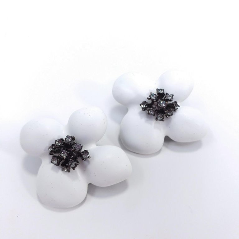 Oscar de la Renta Painted Grapefruit Flower Clip On Earrings, Gray, White
