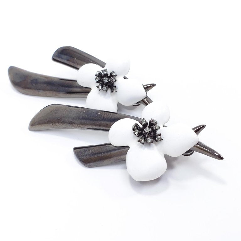 Oscar de la Renta Painted Grapefruit Flower Drop Clip On Earrings, Gray, White