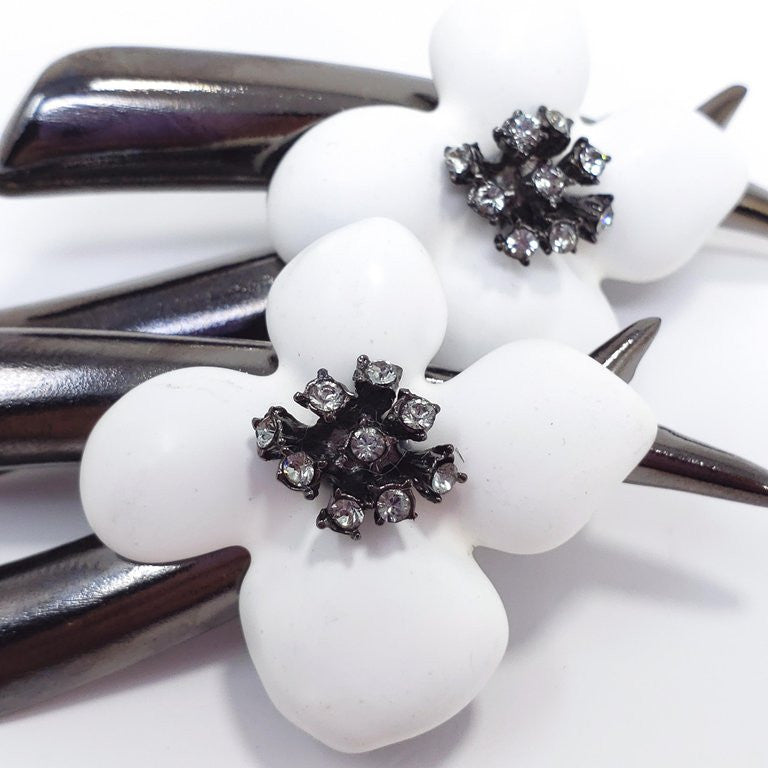 Oscar de la Renta Painted Grapefruit Flower Drop Clip On Earrings, Gray, White