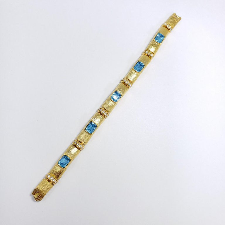 Kenneth Jay Lane Link Blue and White Crystal Bracelet in Gold