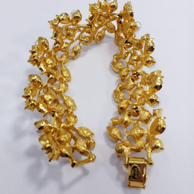 KJLK Kenneth Jay Lane Floral Gold Crystal and Faux Pearl Leaf Link Bracelet
