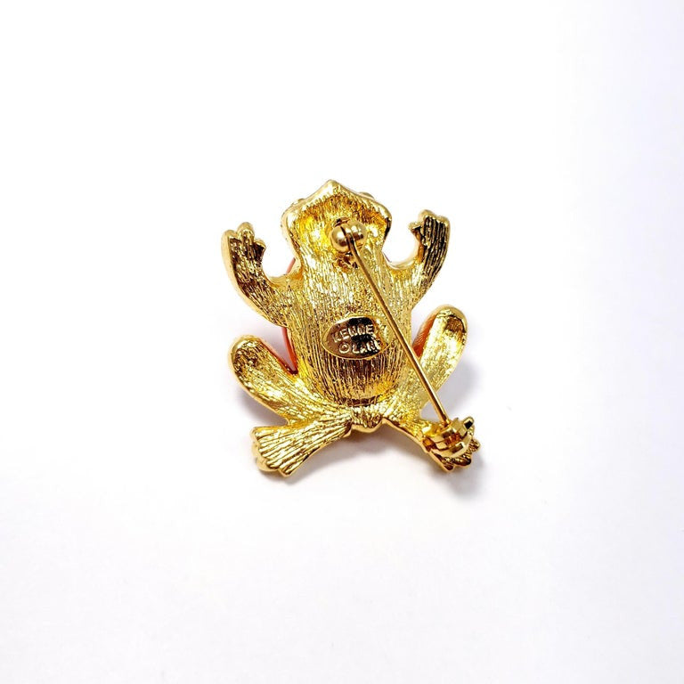 KJL Kenneth Jay Lane Embellished Coral Cabochon Frog Pin Brooch in Gold