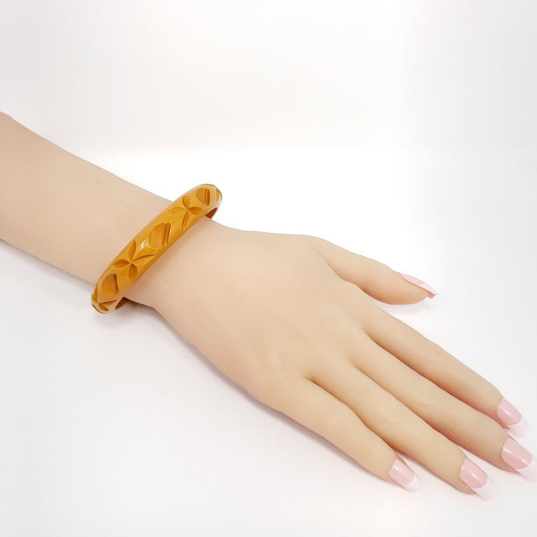 Bakelite Amber Butterscotch Yellow Vintage Carved Bangle Bracelet
