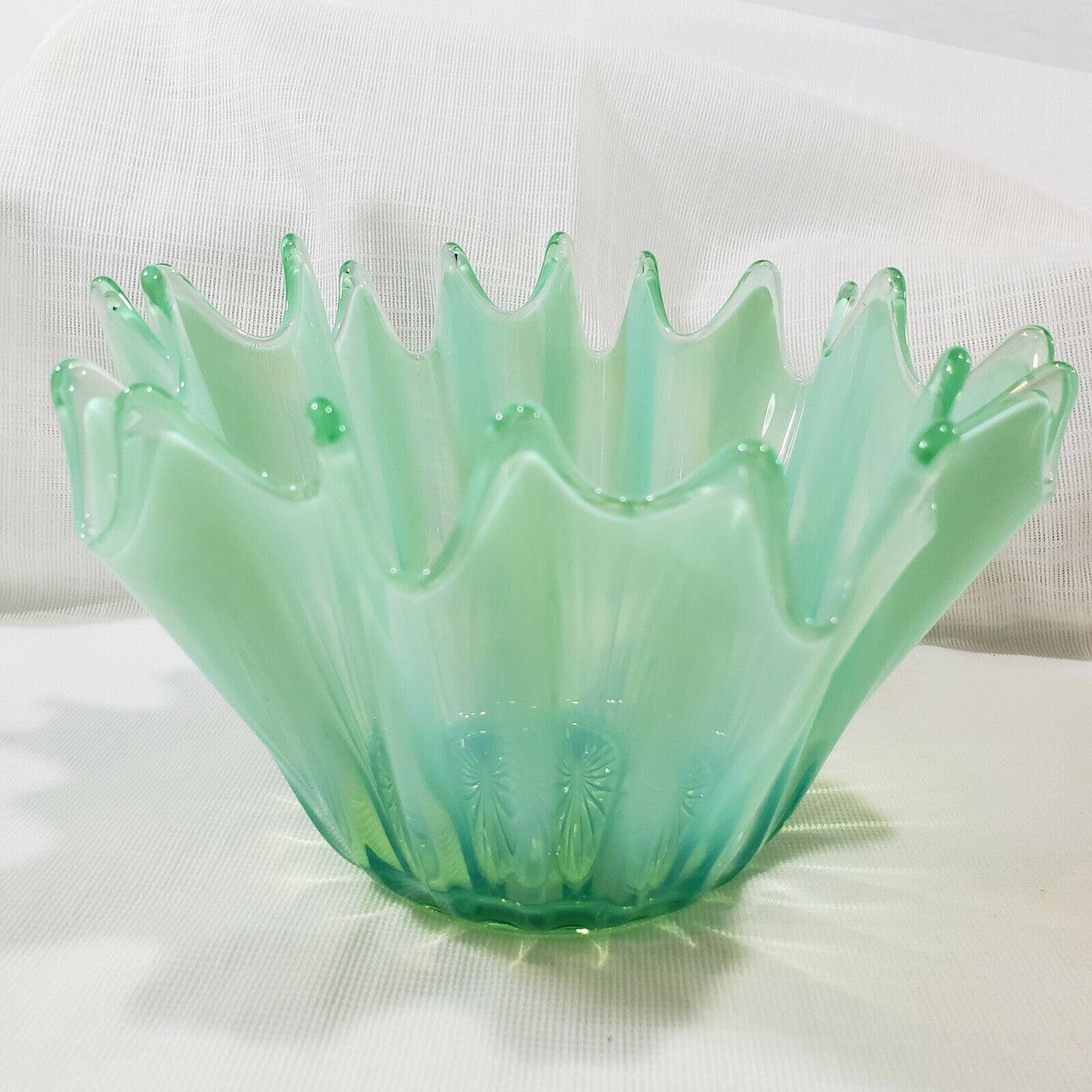 7" FOSTORIA Heirloom Green Opalescent Round Crimped Bowl Decorative Centerpiece