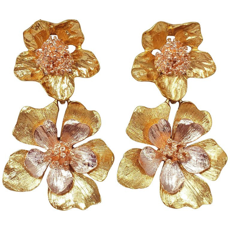 Oscar de la Renta Yellow Gold Bold Dangling Flower Drop Clip On Earrings