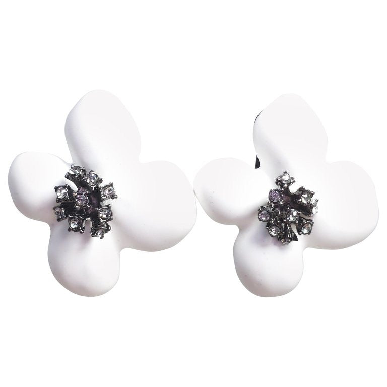 Oscar de la Renta Painted Grapefruit Flower Clip On Earrings, Gray, White