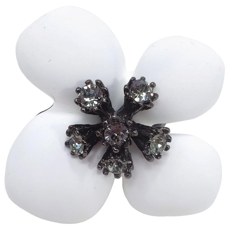 Oscar de la Renta Painted Grapefruit Flower Ring, Gray, White