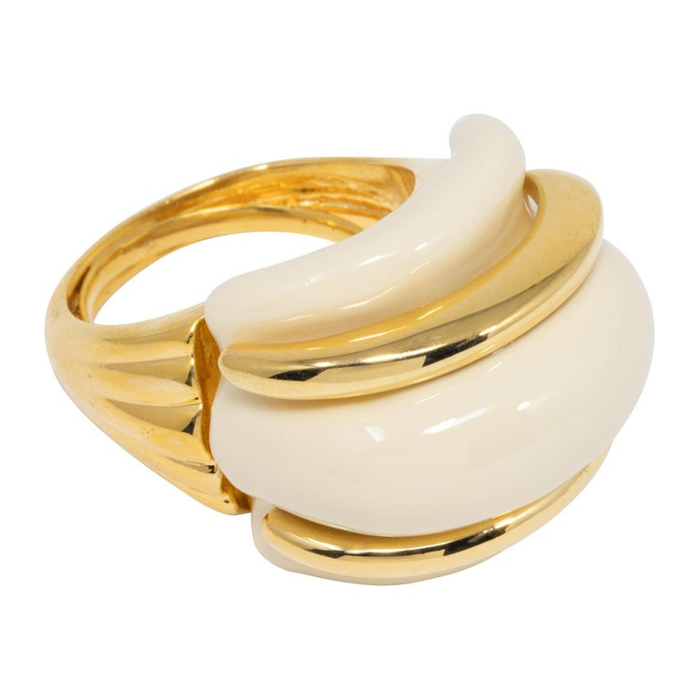 Kenneth Jay Lane Gold Double Ribbed Pearl Domed Cocktail Statement Ring
