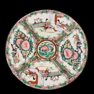 9" Chinese Rose Medallion Style Oriental People Hand Painted Porcelain Gold Trim Plate