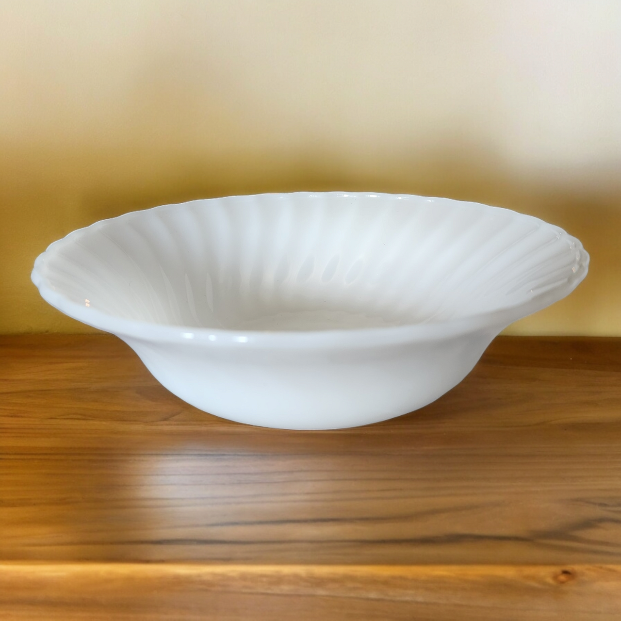 Anchor Hocking Swirl Anchor White Smooth Edge Round Vegetable Bowl