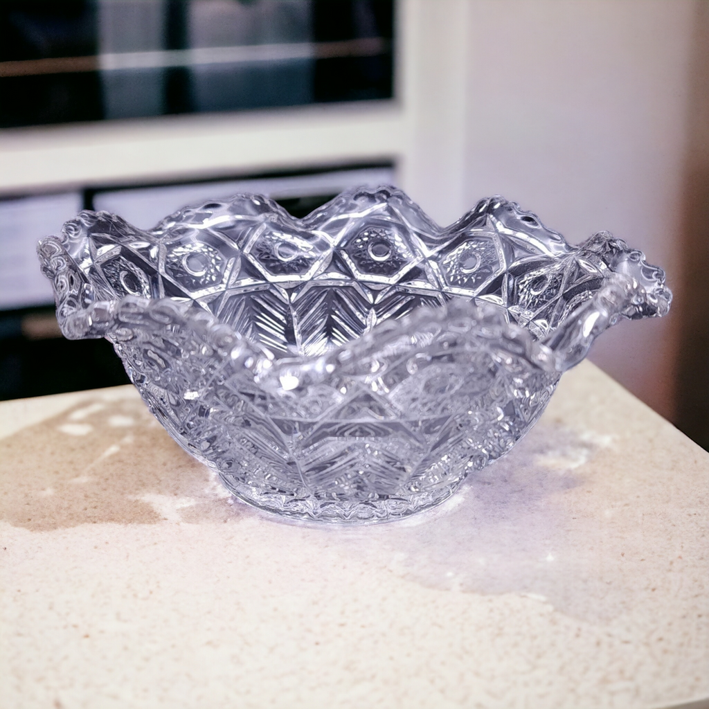 Cambridge Inverted Feather Crimped Candy Dish