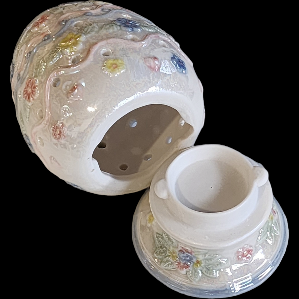 Ceramic Easter Egg Tealight Candle Holder