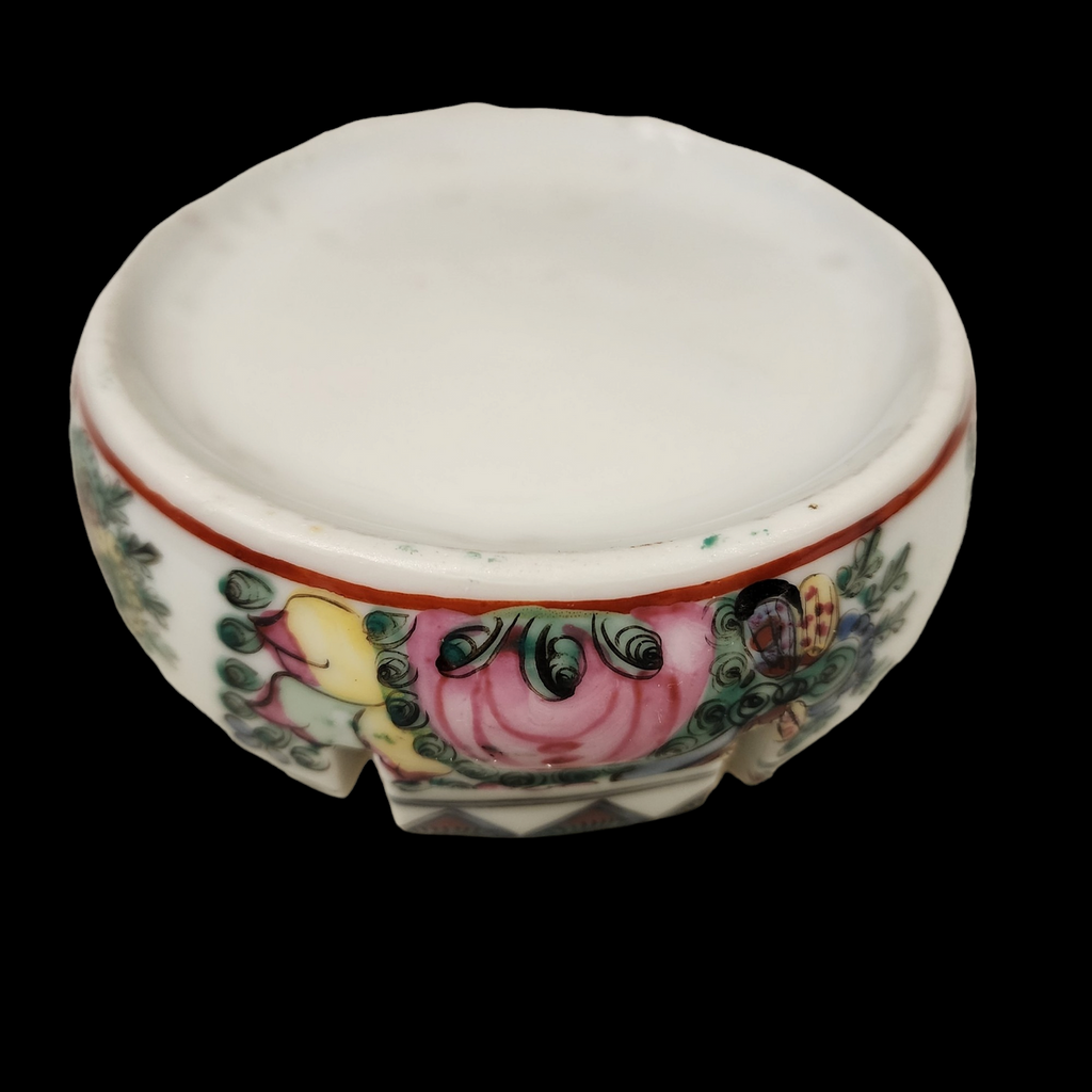 Chinese Porcelain Rose Medallion Ashtray