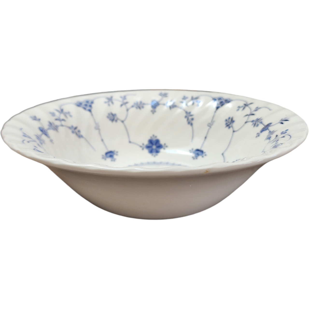Churchill Finlandia Chelsea Blue Flowers Scalloped Round Vegetable Bowl