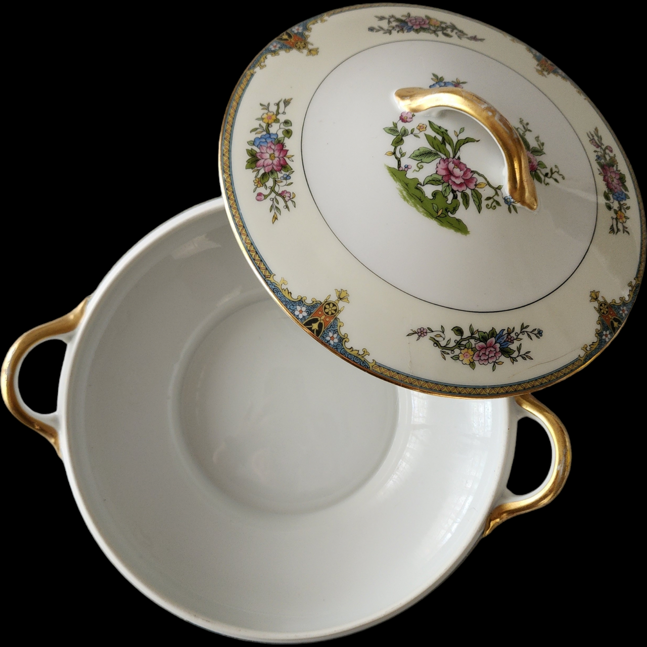 Noritake Florals Cream Band Blue & Yellow Edge Round Covered Vegetable