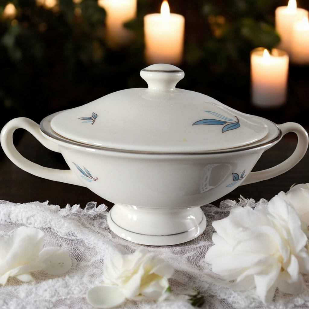 Syracuse Celeste Carolina Blue Leaves On White Rim Sugar Bowl & Lid