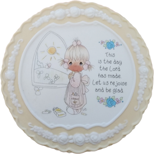 Enesco Precious Moments Nursery  Round Wall Hanging Plaque