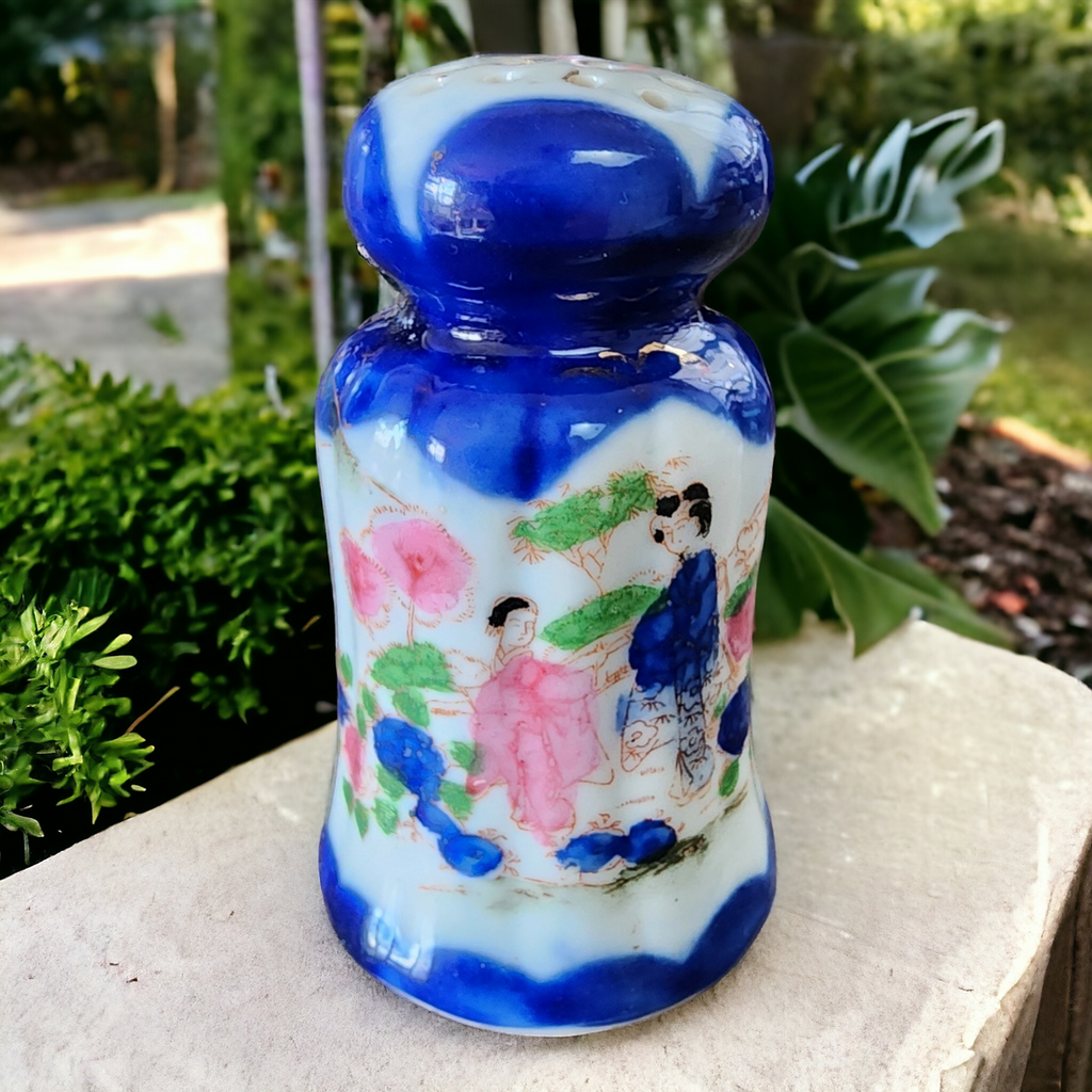 Flow Blue and White Asian Scene  Hand Painted Salt or Pepper Shakers Japan