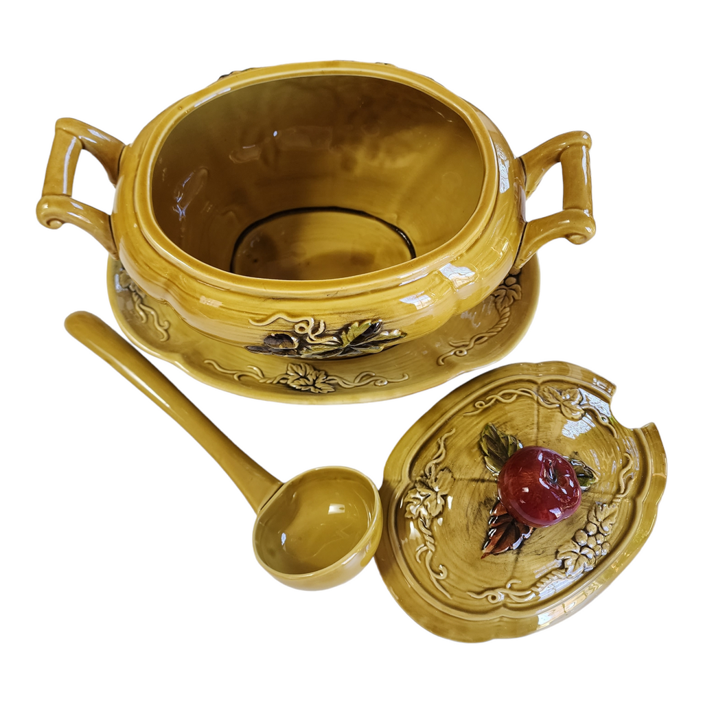 Geo Z Lefton Fruits, Yellow Soup Tureen with Underplate and Ladle