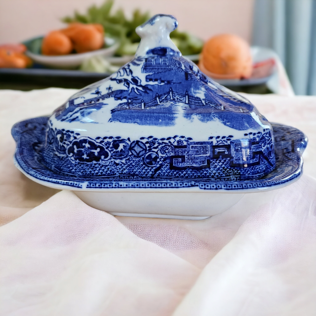 Globe Pottery Willow Blue Rim Shape Square Covered Vegetable Bowl