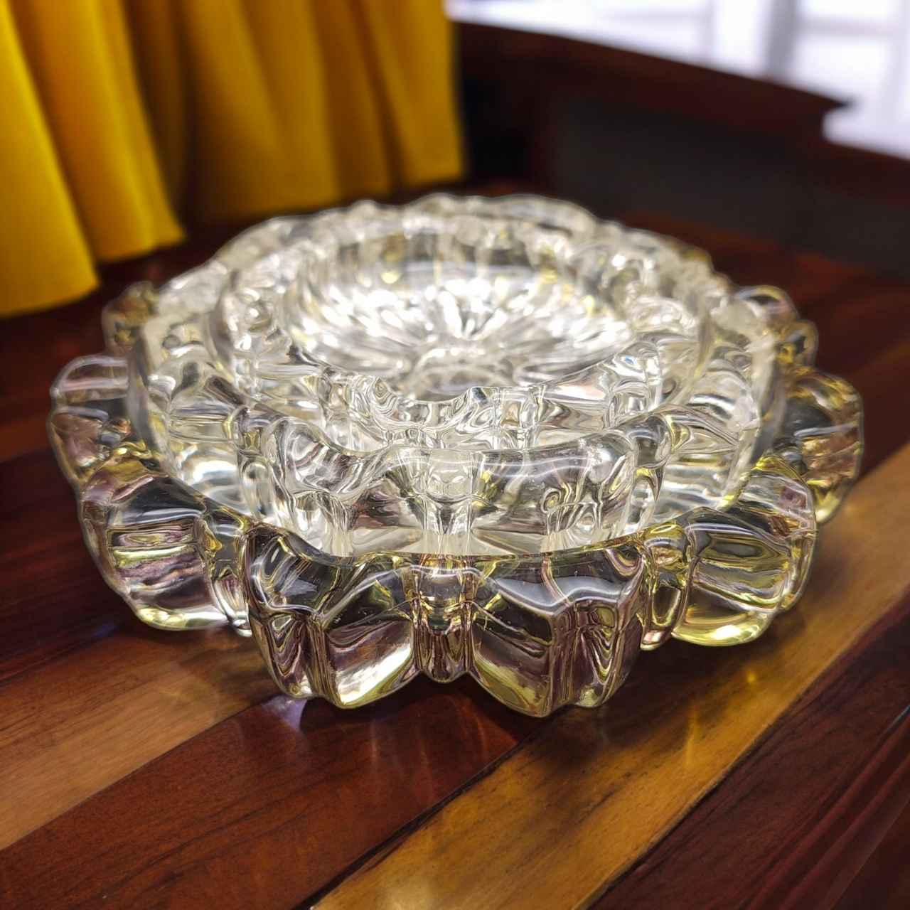 Hazel-Atlas Fluted Round Ridged Stacking Clear Round Nesting Ashtrays Set of 3