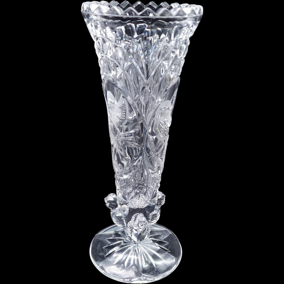 Hofbauer Byrdes Collection Cut Crystal Glass  7" Bud Vase