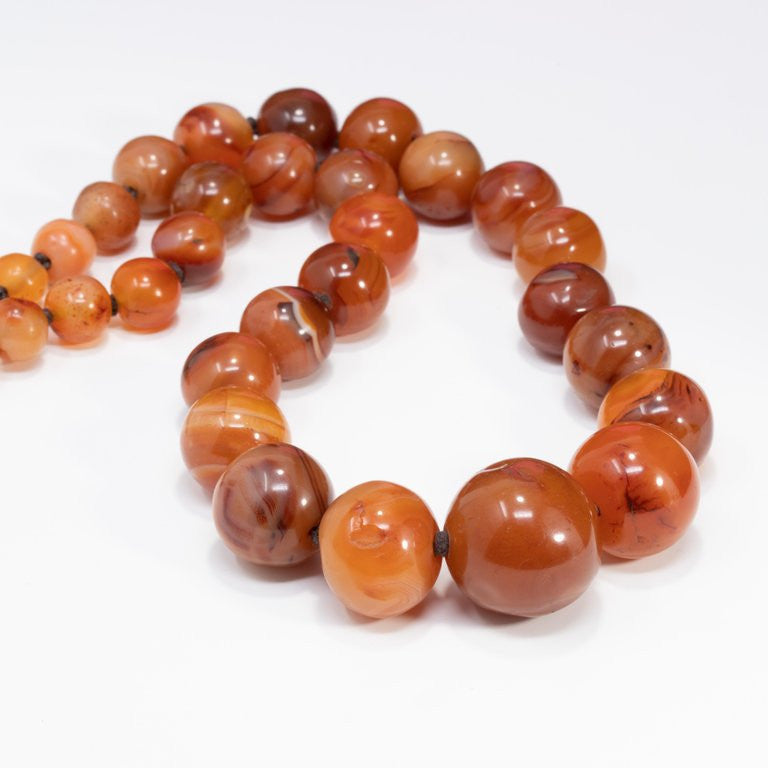 Natural Carnelian Graduated Bead Knotted Necklace, 14 Karat, 585 Gold Clasp
