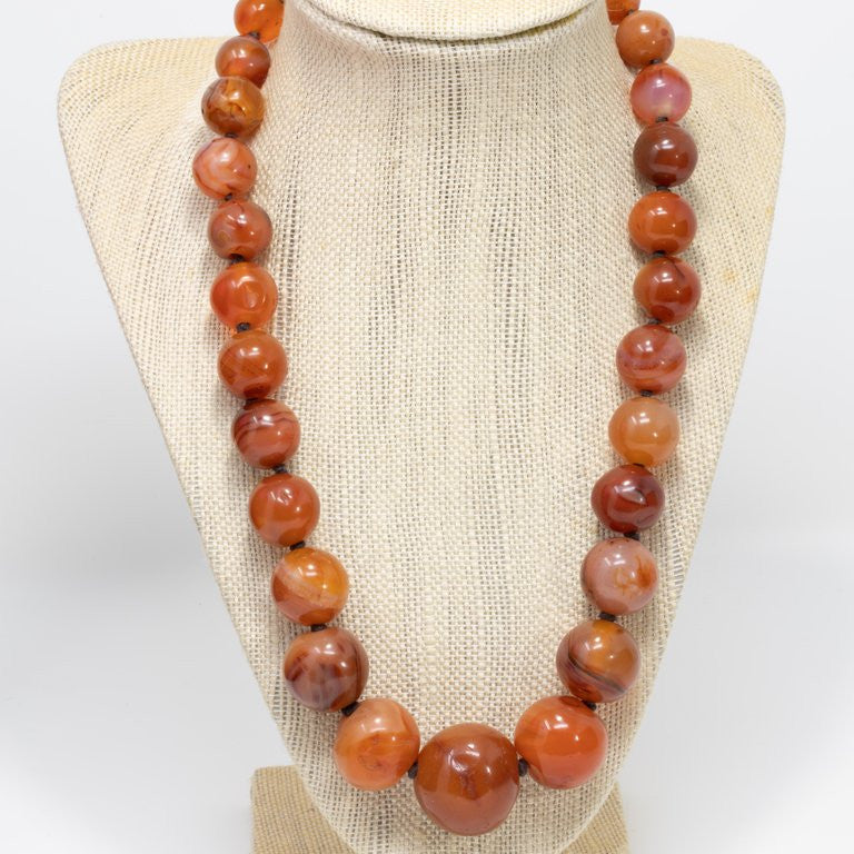 Natural Carnelian Graduated Bead Knotted Necklace, 14 Karat, 585 Gold Clasp