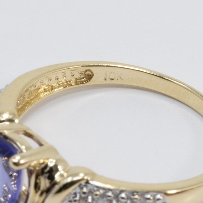 Amethyst and Diamond 10 Karat Yellow Gold Ring, Solitaire Prong Setting