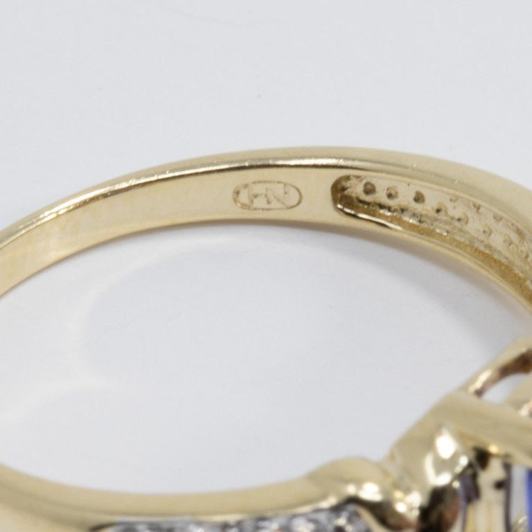 Amethyst and Diamond 10 Karat Yellow Gold Ring, Solitaire Prong Setting