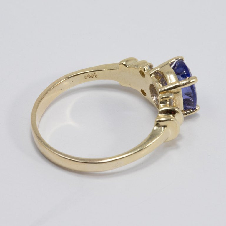 Amethyst and Diamond 14 Karat Yellow Gold Ring, Solitaire Prong Setting