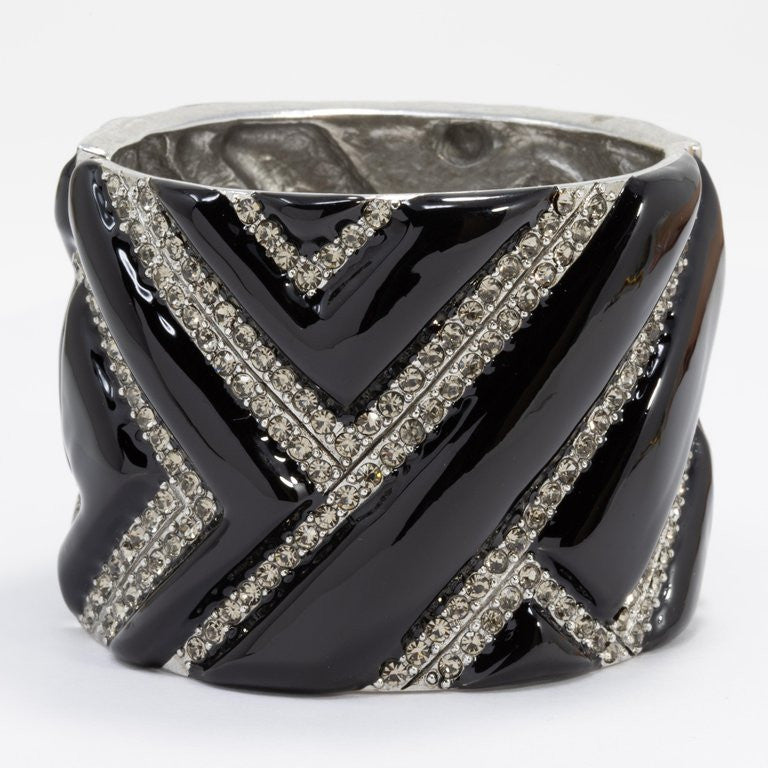 Oscar de la Renta Black Enamel and Crystal Bangle Bracelet in Silver, Geometric
