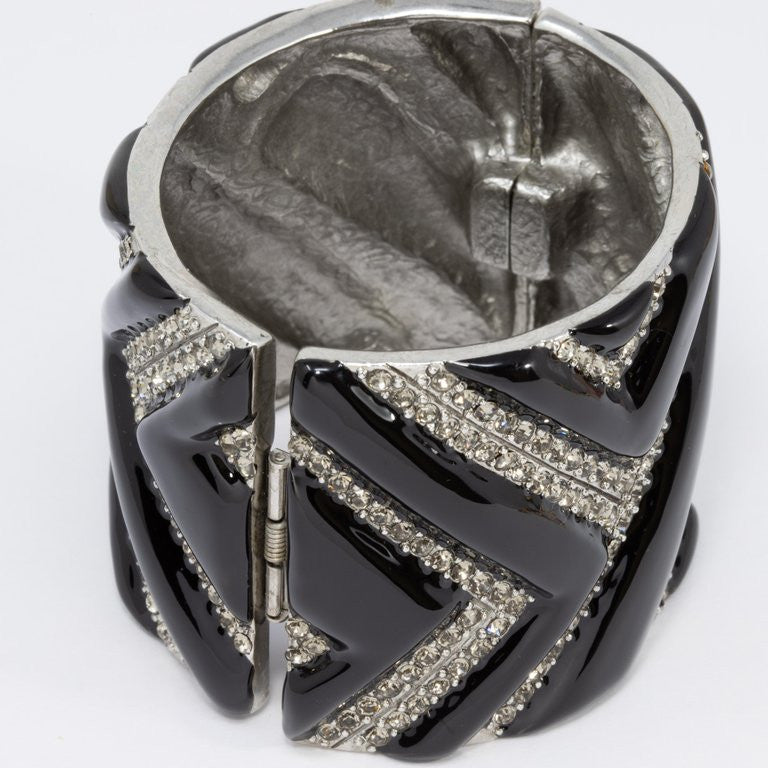 Oscar de la Renta Black Enamel and Crystal Bangle Bracelet in Silver, Geometric