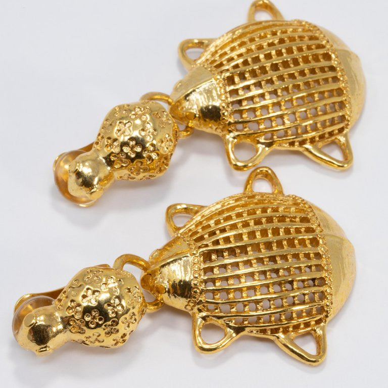 Oscar de la Renta Scarab Clip On Dangling Earrings In Gold