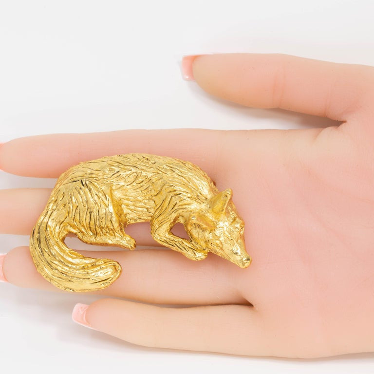 KJL Kenneth Jay Lane Resting Fox Pin Brooch in Gold