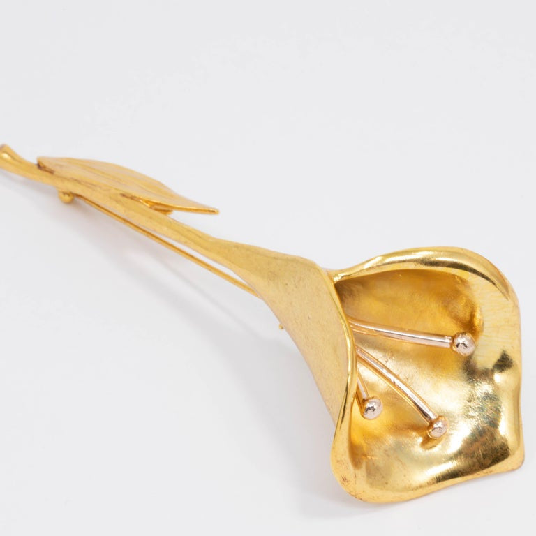 Oscar de la Renta Calla Lily Pin Brooch in Gold