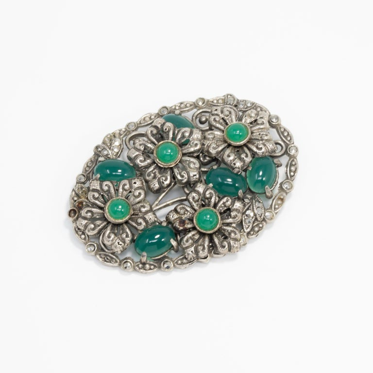 Emerald Cabochon Flower Oval Pin Brooch in Silver, Early 1900s