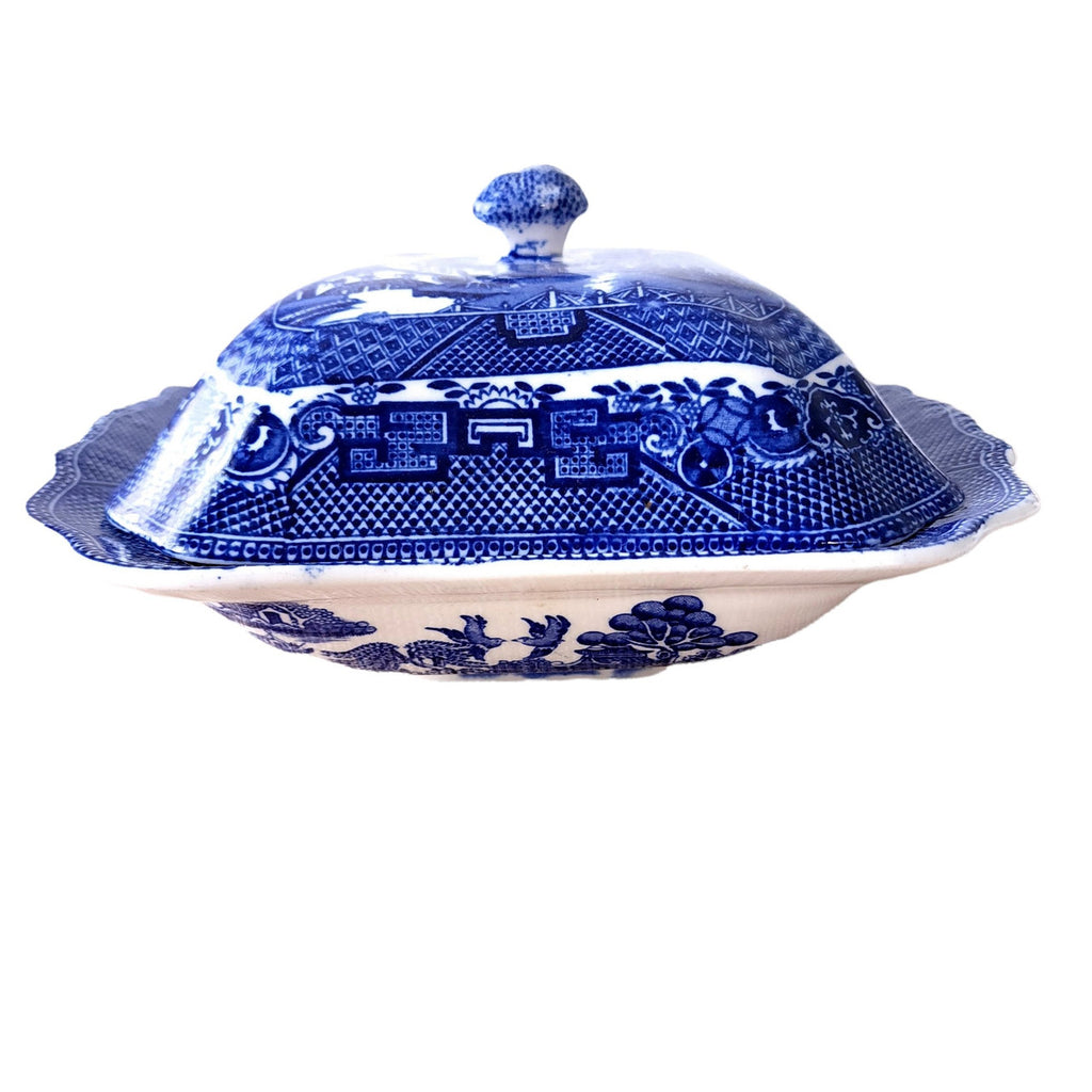 JOHN STEVENTON & SON Willow Blue Scallop, No Trim Square Covered Vegetable